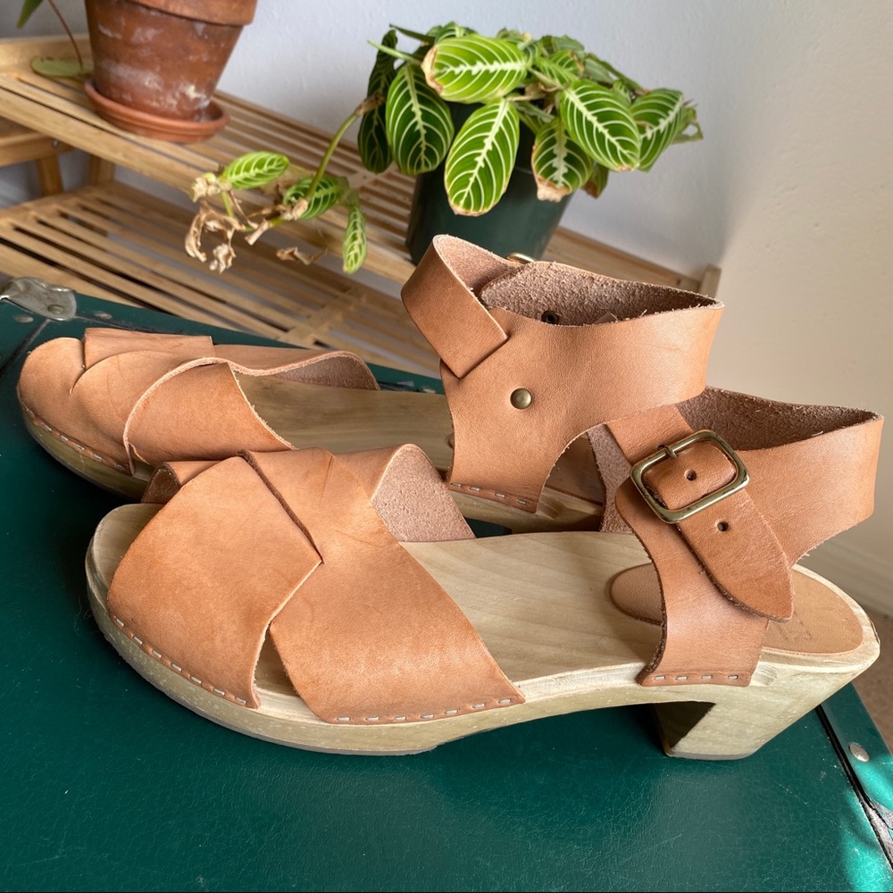 Bryr Emma Cross Low Heel Natural Leather 40 / 10